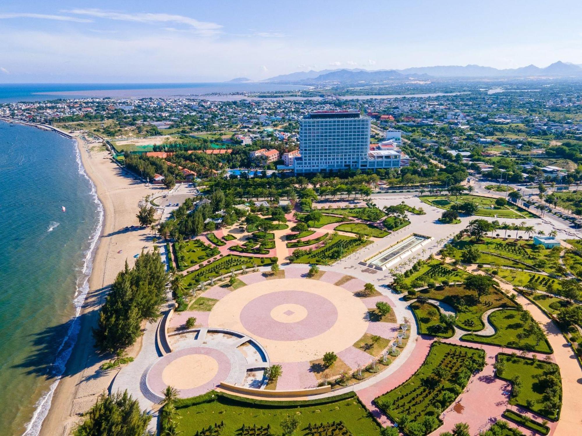 C&M Hotel Phan Rang-Tháp Chàm Zewnętrze zdjęcie